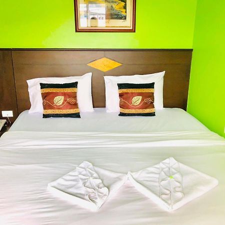 Hollywood Inn Love Patong Bagian luar foto