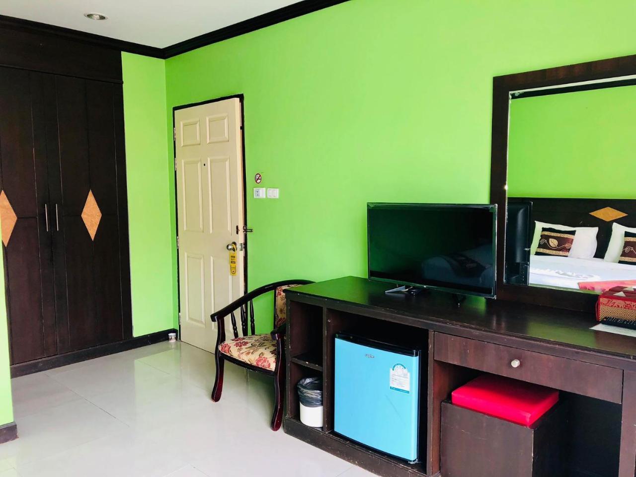 Hollywood Inn Love Patong Bagian luar foto