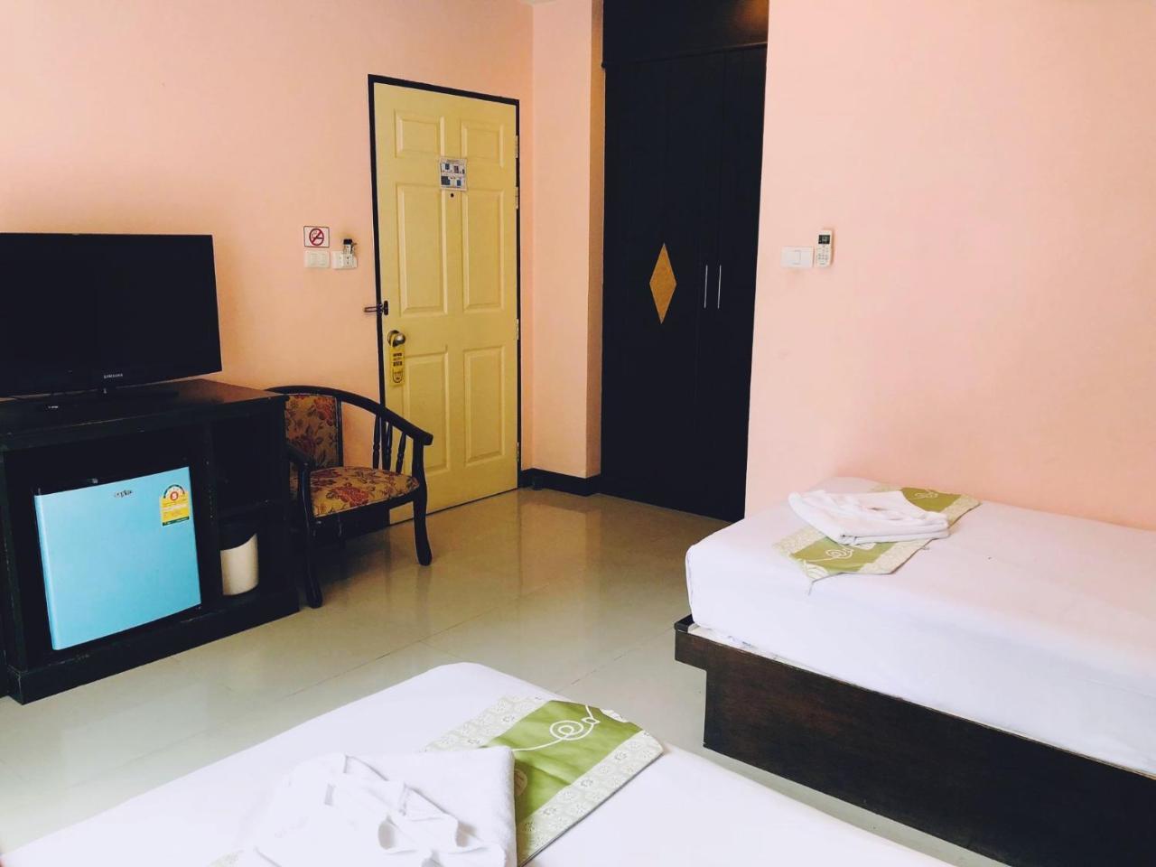 Hollywood Inn Love Patong Bagian luar foto