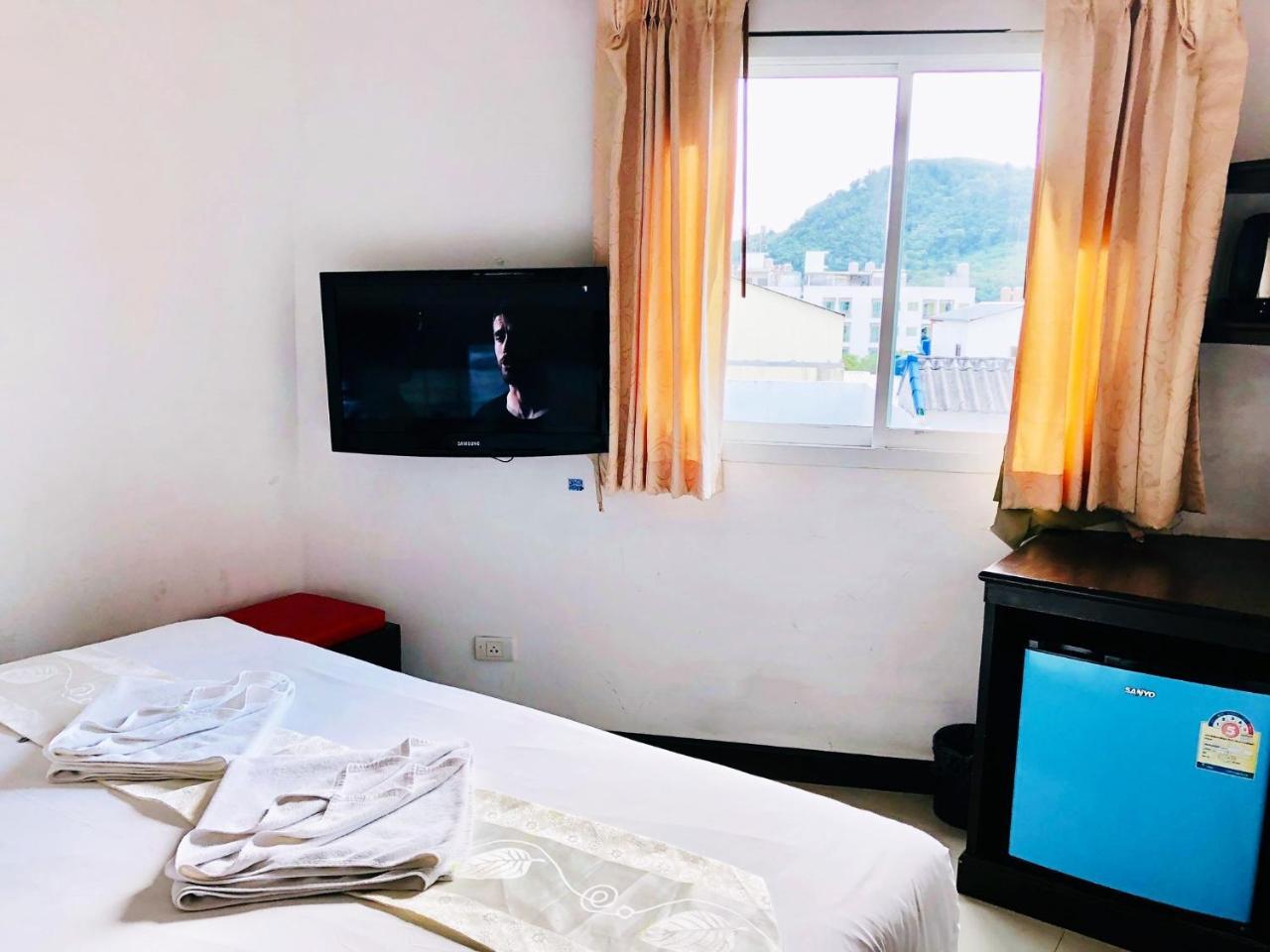 Hollywood Inn Love Patong Bagian luar foto